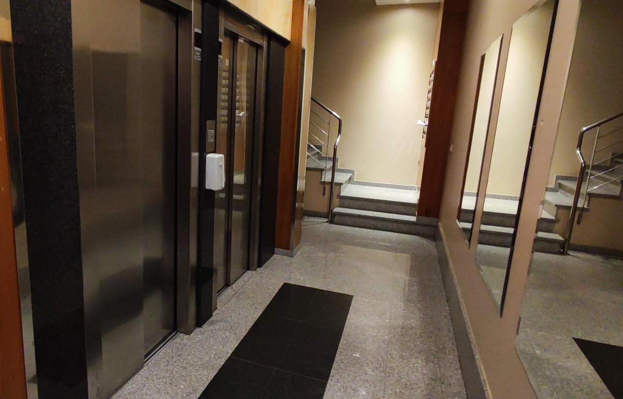 Apartamento Dos Habitaciones Exterior Y Bien Comunicado San Salvador de Poio Luaran gambar